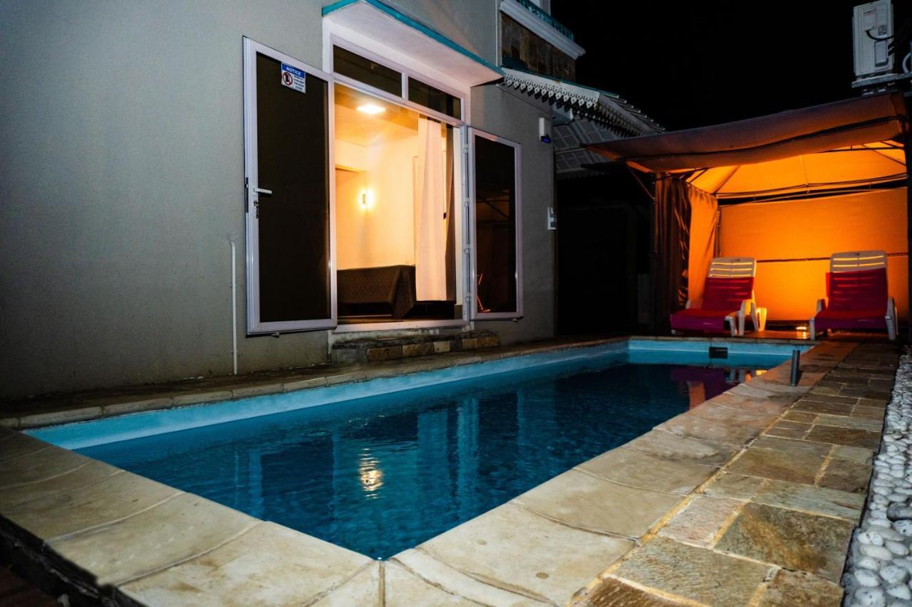 格兰贝伊Piscines Privees Et Chauffees, Private Heated Pools别墅 外观 照片